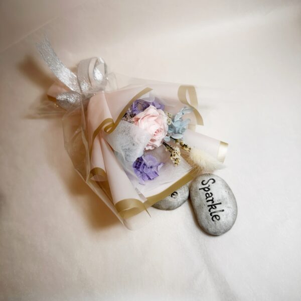 Mini Rose & Hydrangeas Bouquet 🍀