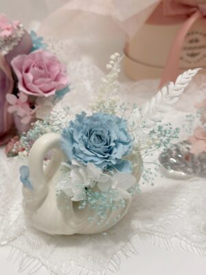 Preserved Flower Swan